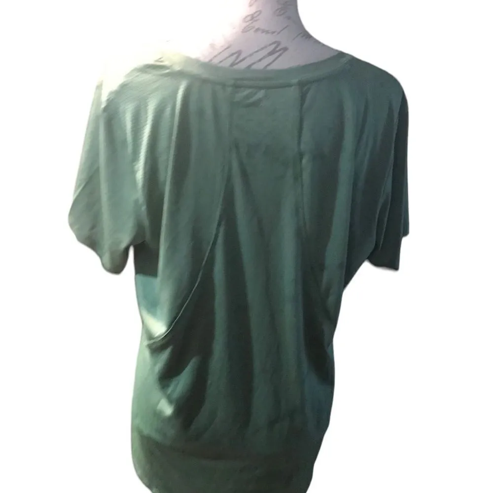 Xersions size large sage green short sleeve top women’s - Image 4
