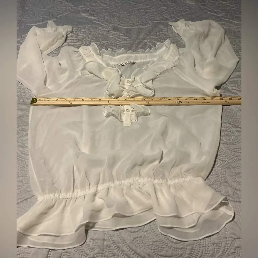 Peter Nygard White Ruffled Long Sleeve SunBlouse - Image 9