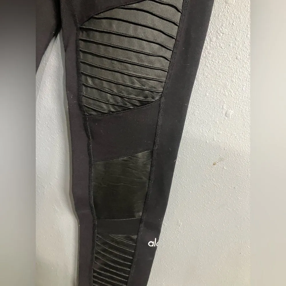 ❌ALO Yoga Black Leggings with Ribbed Texture small - Image 2