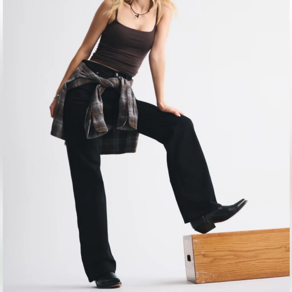 Abercrombie Black High Rise 90’s Curve Love Relaxed Jeans - Image 10