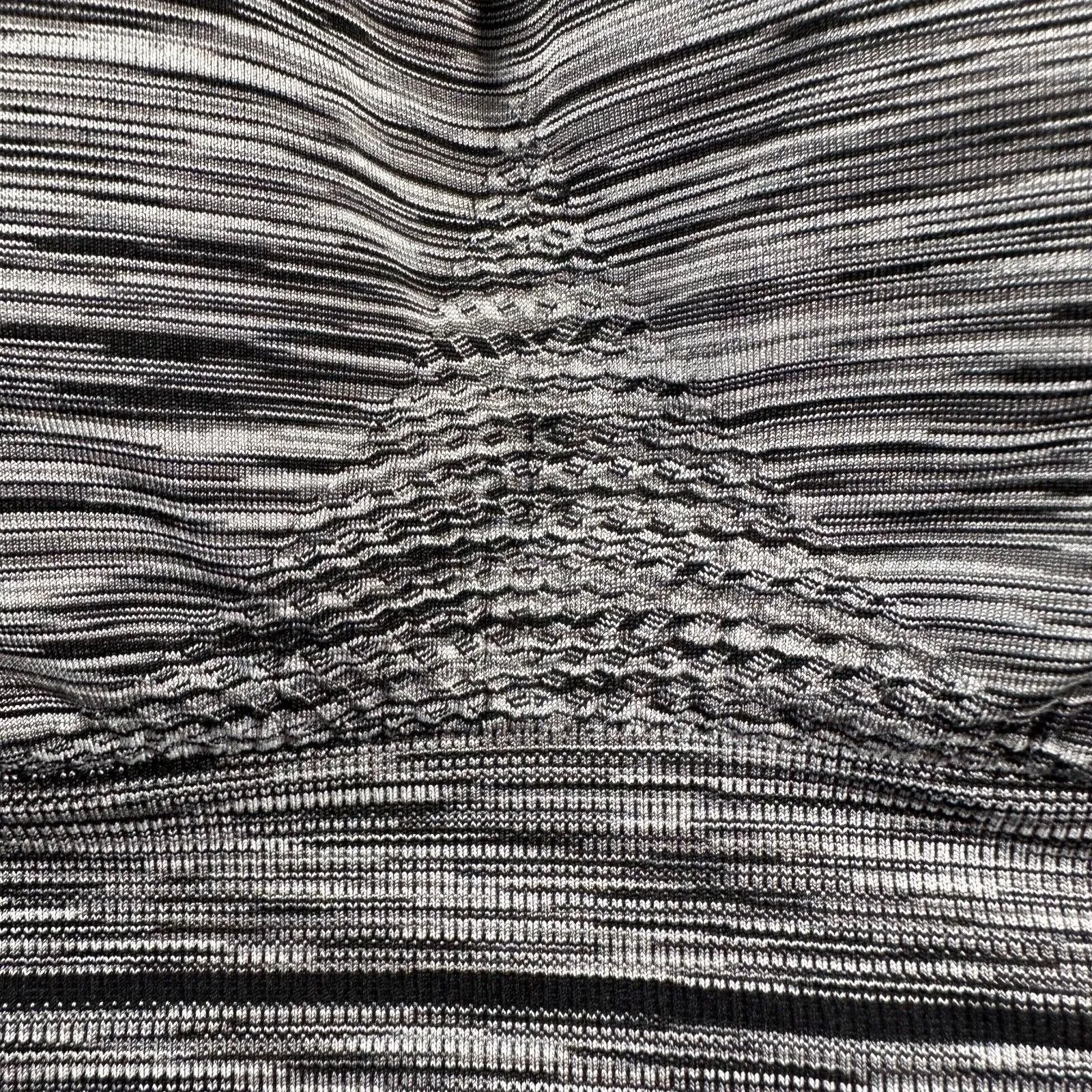 New Balance Sports Bra Womens Small Gray Black Ajustable Racerback Longline - Image 2