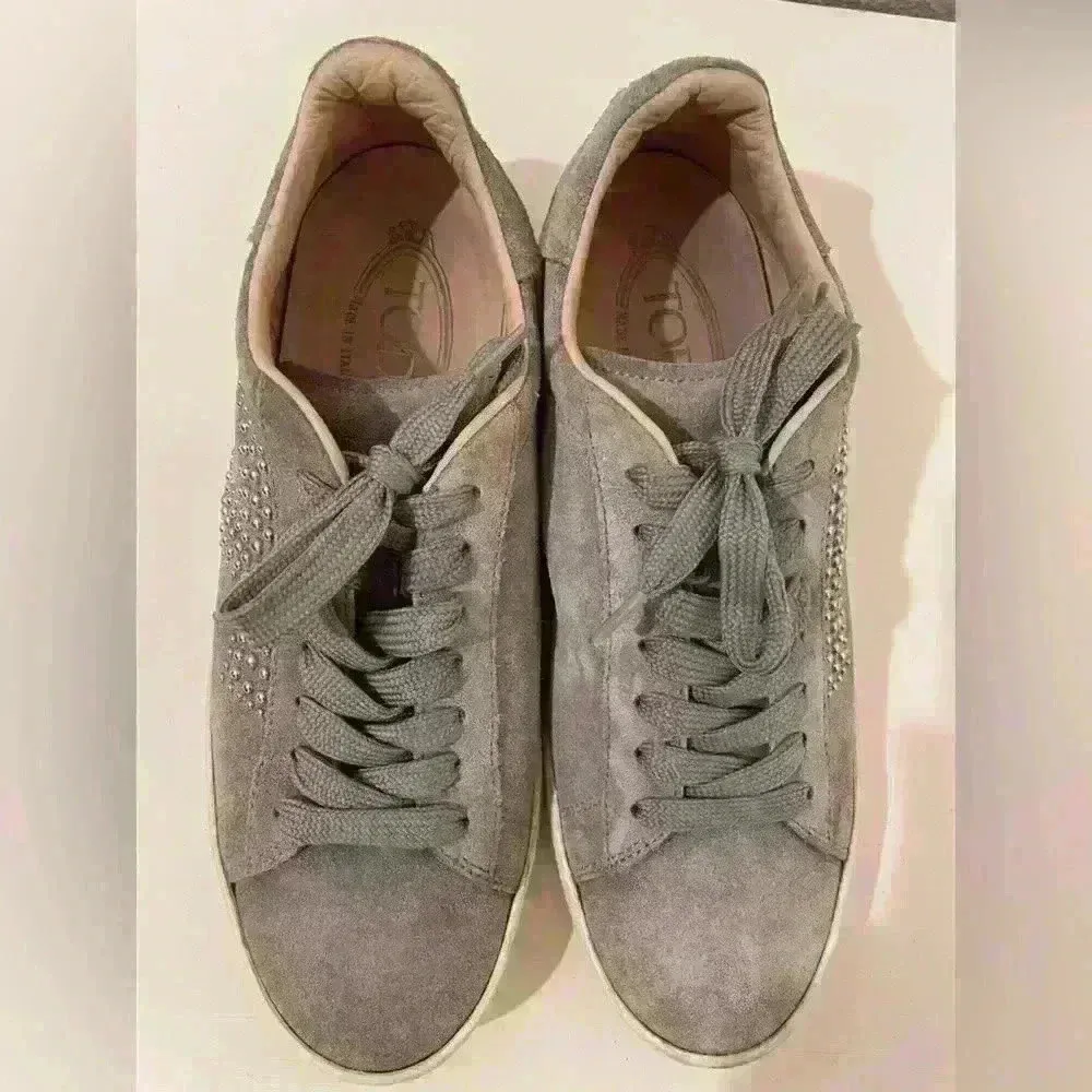 Tod's Trainers Sneakers Womens Beige Suede Studded‎ Low Top Lace Up Size 7.5 - Image 3