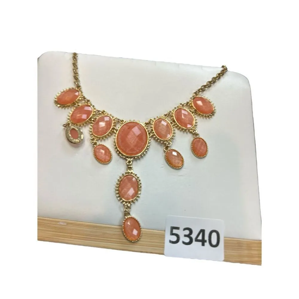 Isabella peach coral toned rhinestone and gold statement necklace NWT Orange - Image 4