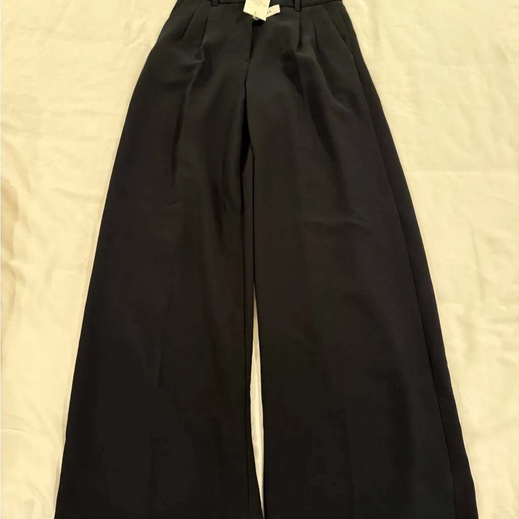 Aritzia Classic Black Effortless Trousers - Image 6
