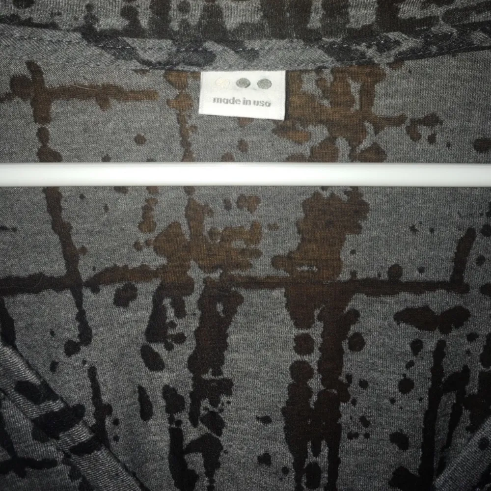 Three dots black and gray top size small! - Image 4