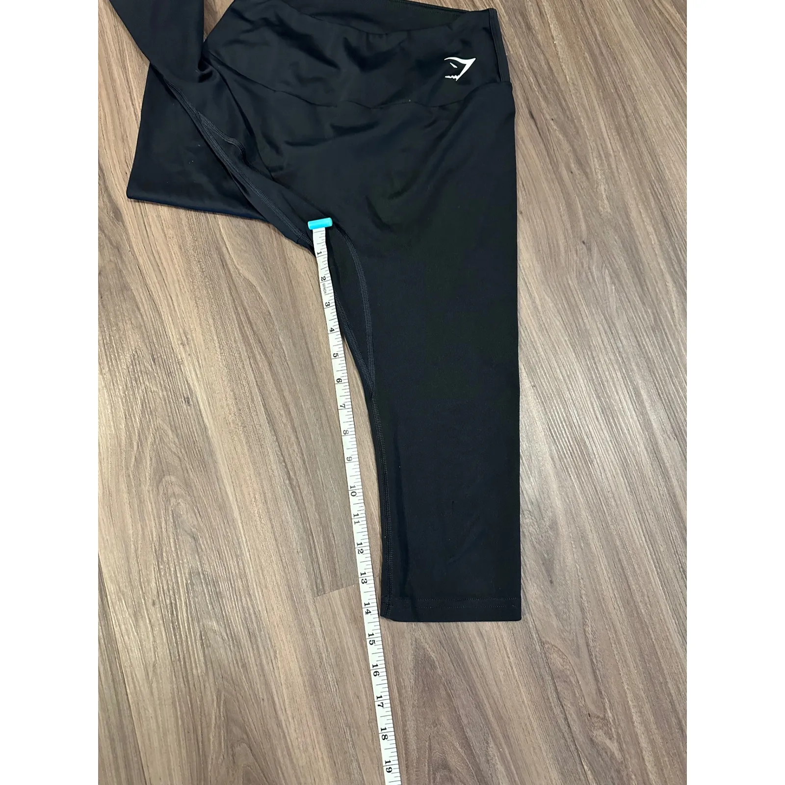 Gymshark Black Cropped‎ Athletic Leggings Womens Activewear size small - Image 4