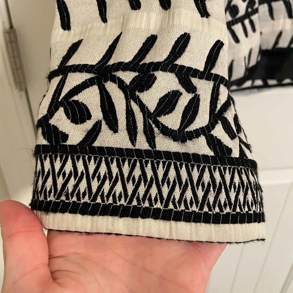 Scott Taylor women’s cream‎ black embroidered pattern shoulder pad blazer jacket Size L - Image 2