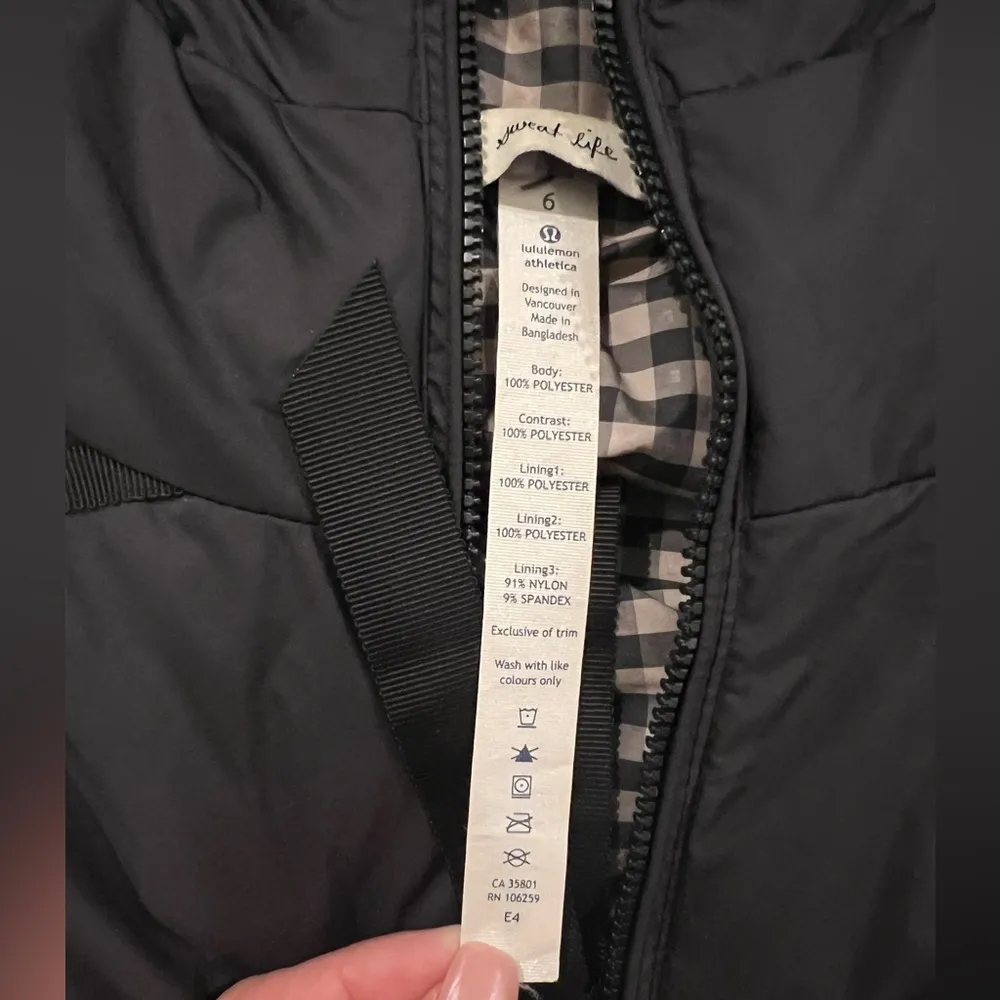 LULULEMON REVERSIBLE PUFFER VEST size 6 - Image 4