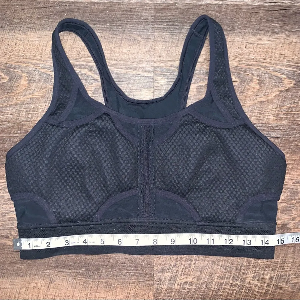 NIKE Women Ultrabreathe Sports Bra Non Padded Black Size Large - Image 10
