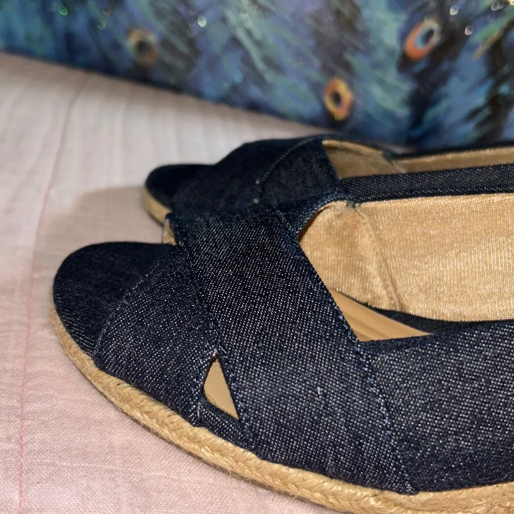 Abella Size 7 Denim Peep Toe Wedges Blue - Image 6