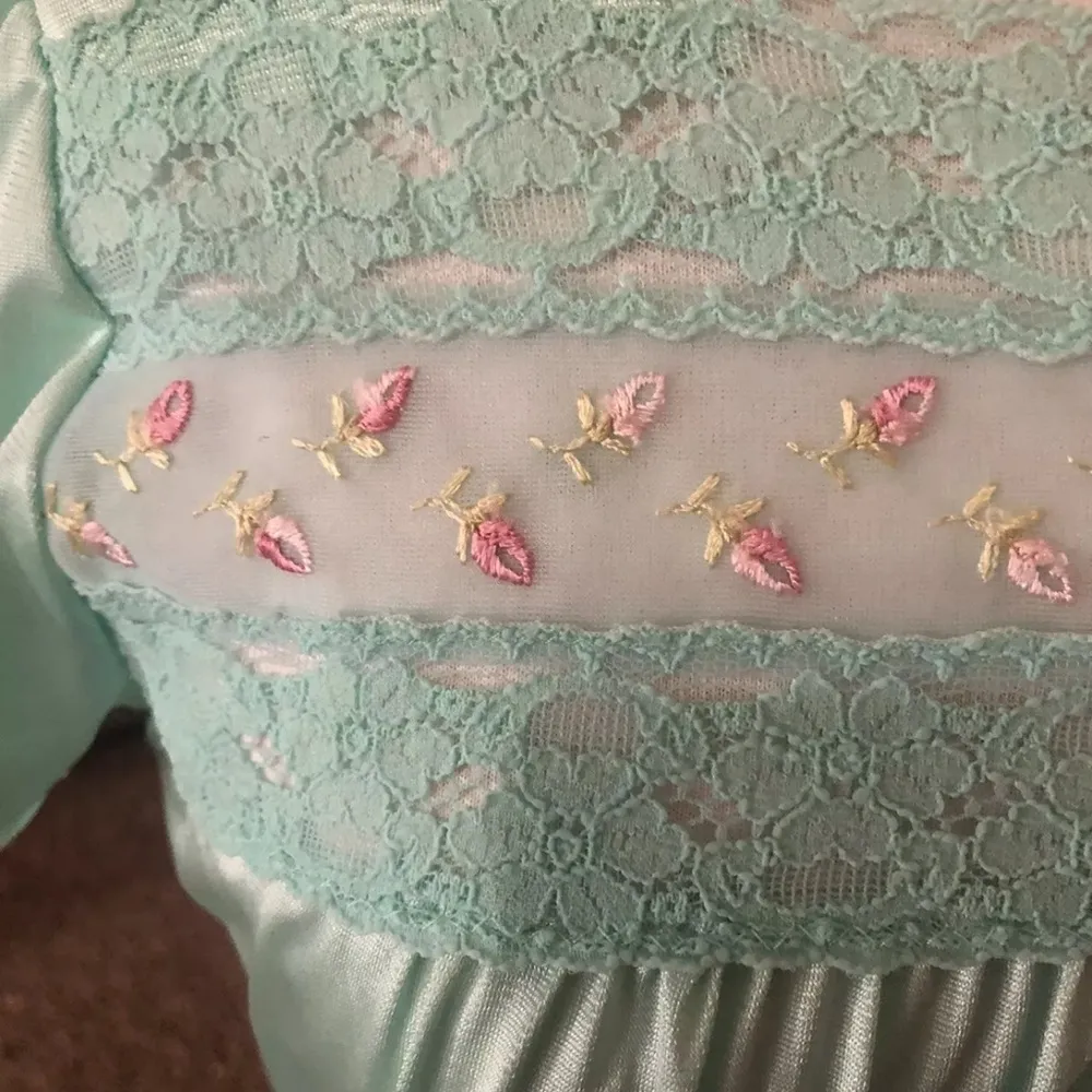 Vanity Fair Flower Lace Nightie Petite Rose Size Small Vintage Nightgown - Image 2