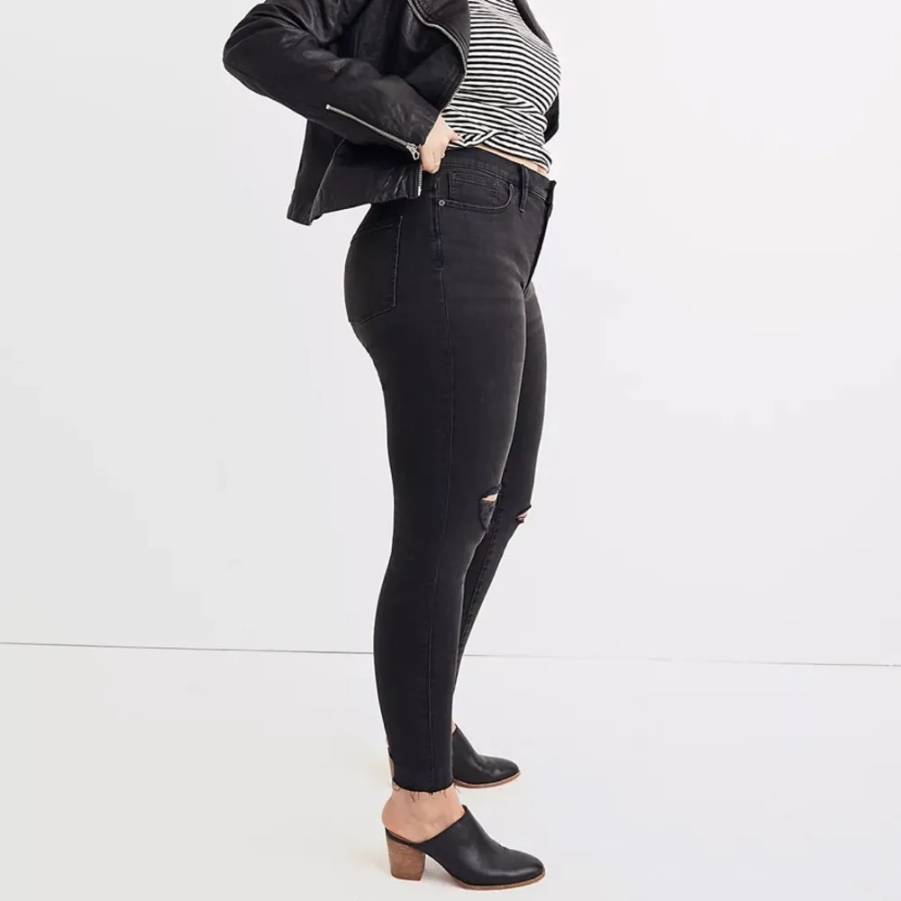 Madewell 9" Mid-Rise Skinny Jeans in Black Sea plus size 37 - Image 2