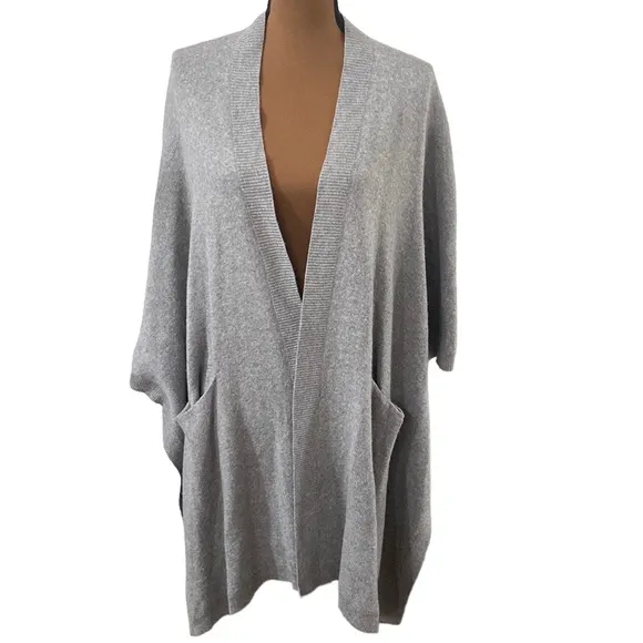 Aritzia Golden by TNA Roohan grey alpaca wool blend sweater poncho size XXS / XS - Image 2