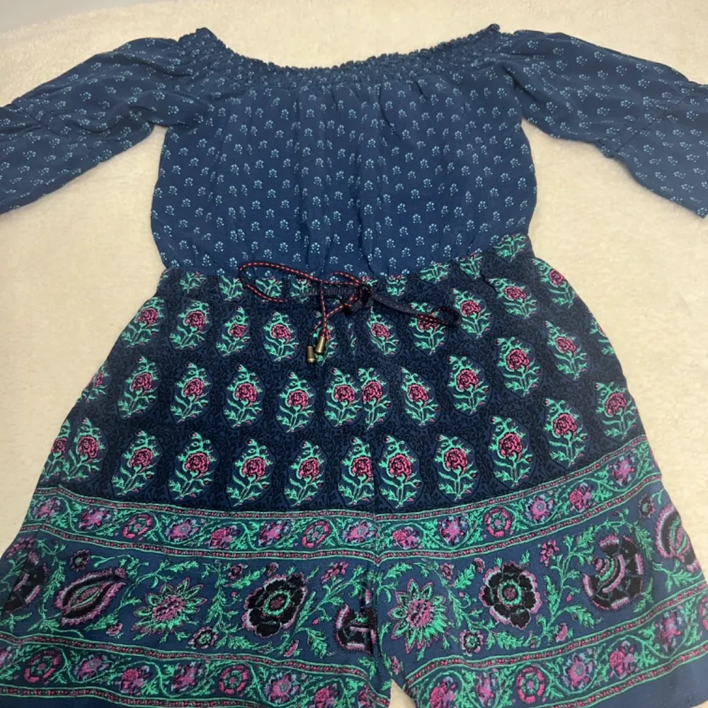 Ett Twa by Anthropologie Navy Blue Floral Romper, Size S Drawstring waist SHORTS - Image 5