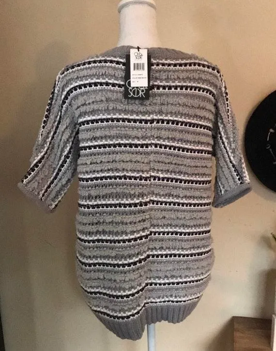 NWT  Fringe Knit Short Sleeve Sweater - Image 4