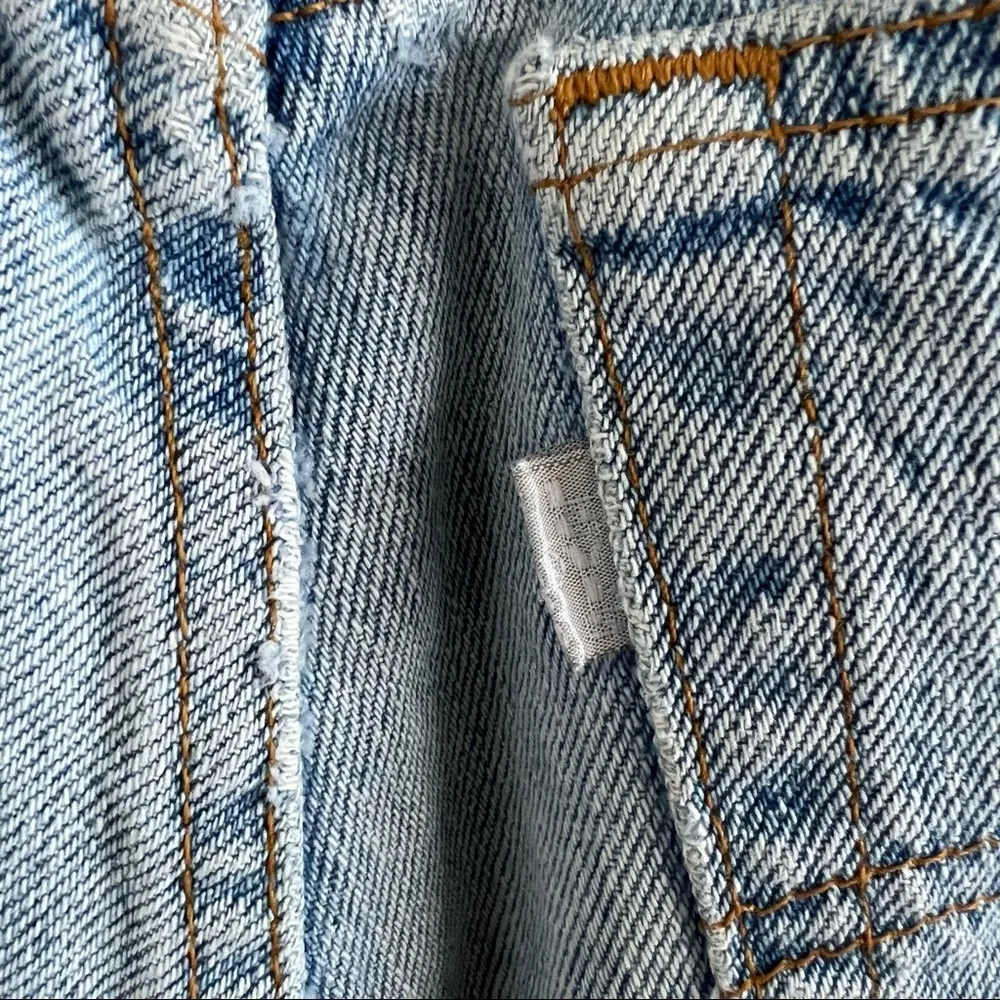 Vintage Levi’s Silvertab Lean Denim Distressed Shorts 13/14 - Image 4