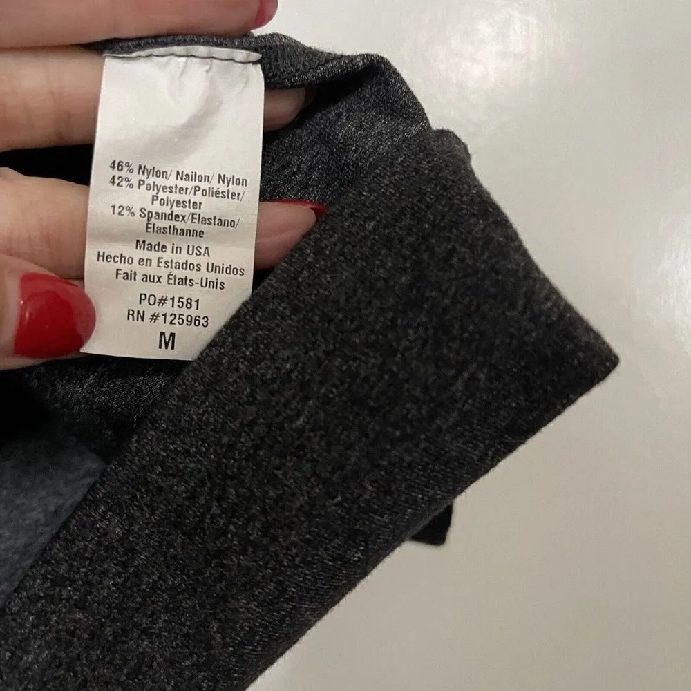 BEYOND YOGA gray unlined shelf bra side mesh pocket tank top size medium - Image 3