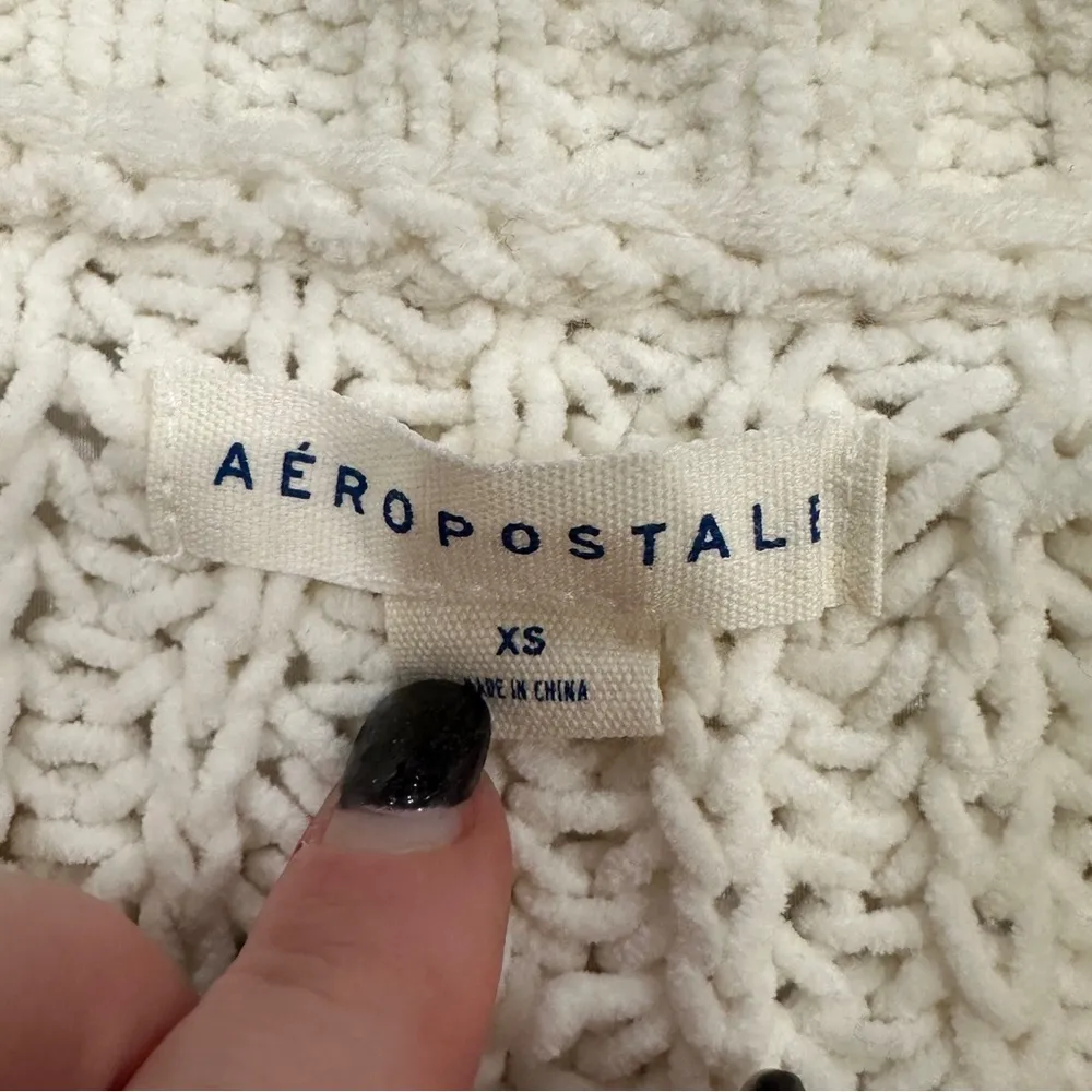 Cream Off White Cropped Chunky Cable-knit Crewneck Sweater - Image 4