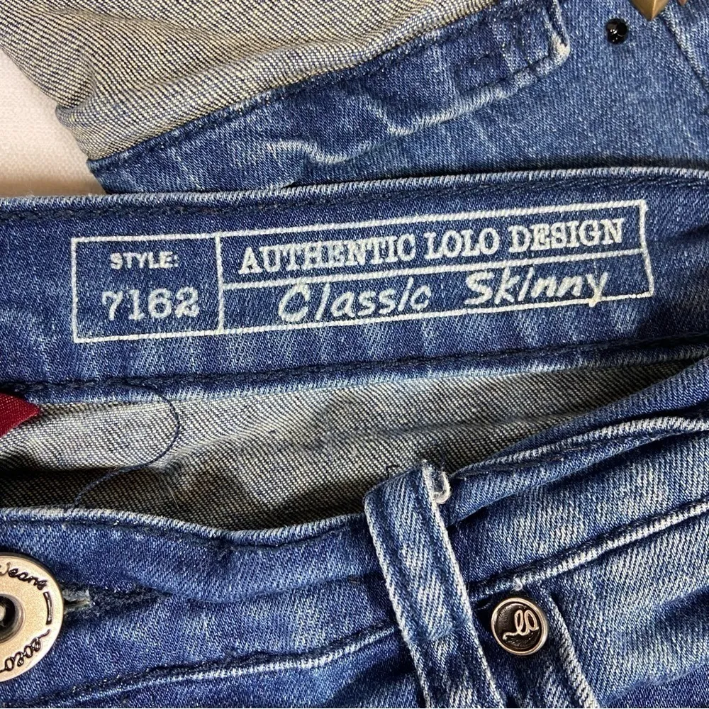 Lolo Denim Design Classic Skinny Crop with Embellished Cuff Junior Size 11 - Image 8