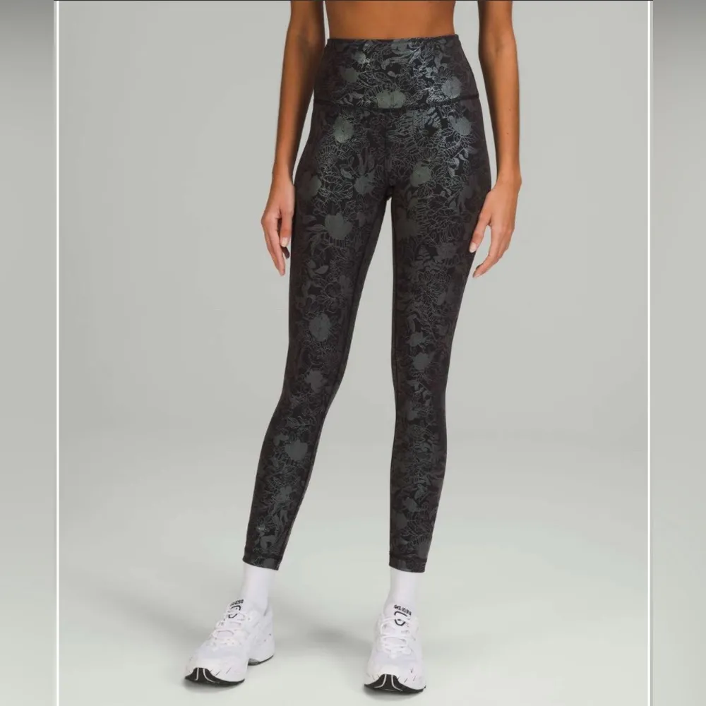 Lululemon Iridescent Foil Set Wunder Train Leggings 25” Longline Bra Black 4 - Image 4