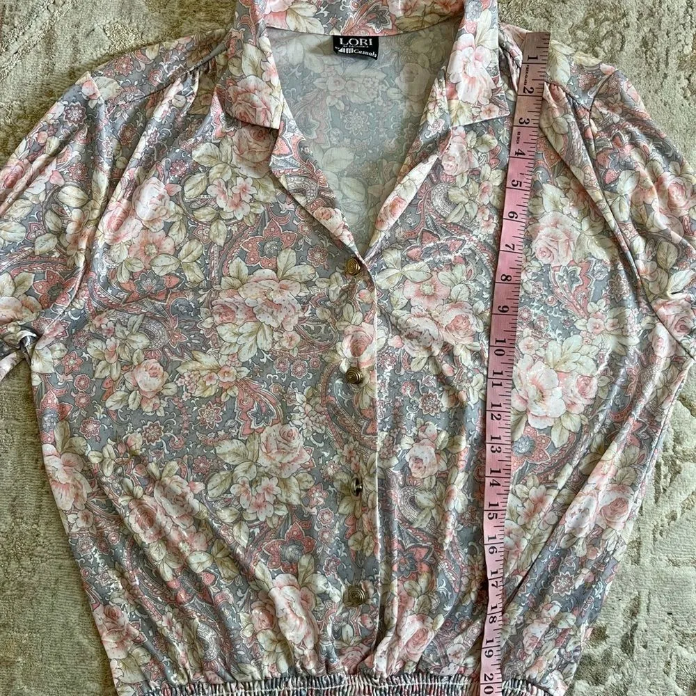 Vintage Lori of California Floral Smocked Hem Blouse Pastel Pink Gray M Size M - Image 8