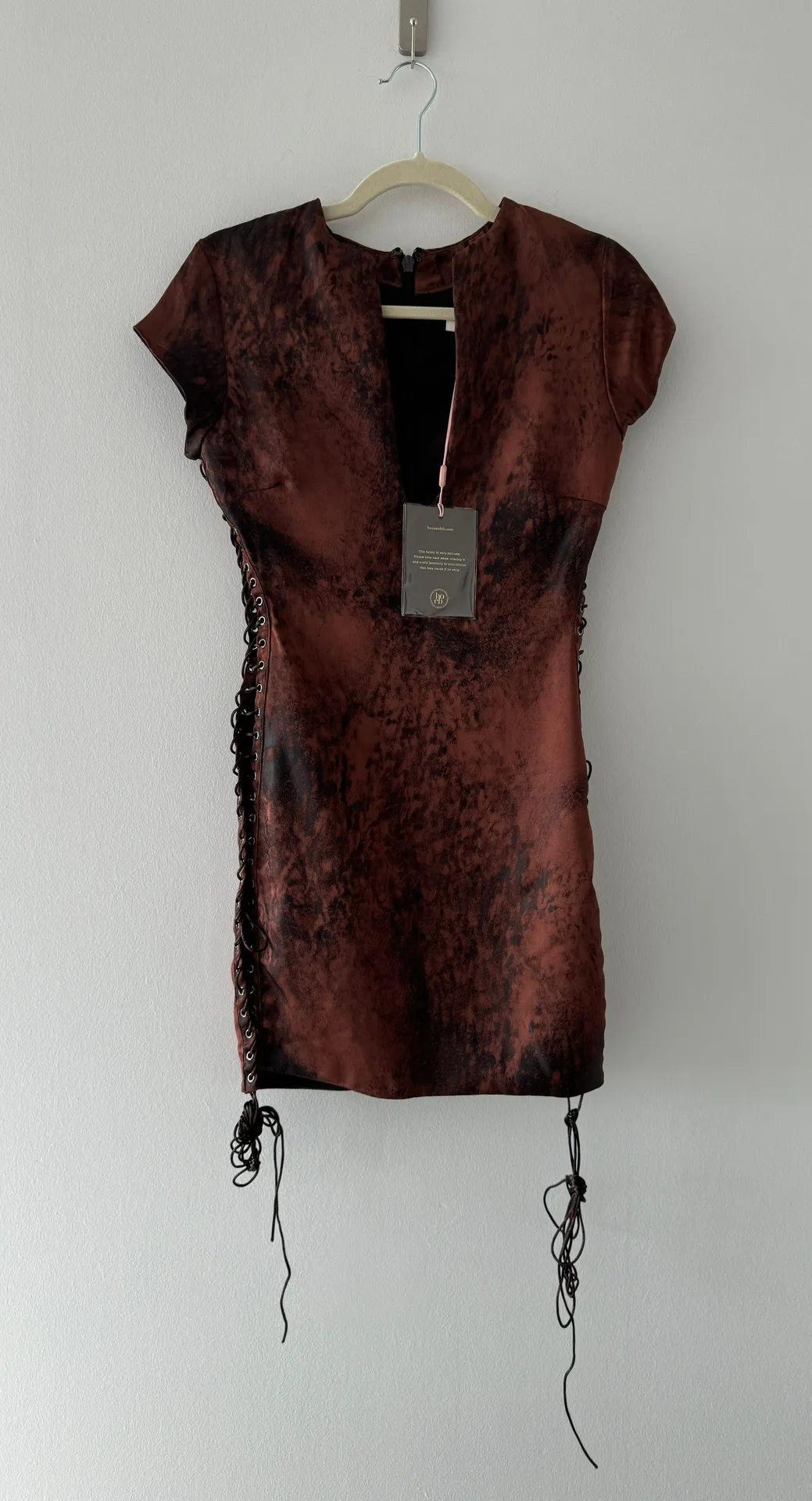 NWT Daphne Lace Up Mini Dress - Image 4