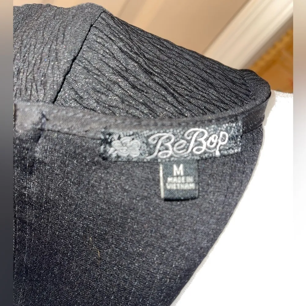 Bebop bodycon little black mini dress with capped sleeves zip closure Size M. - Image 7