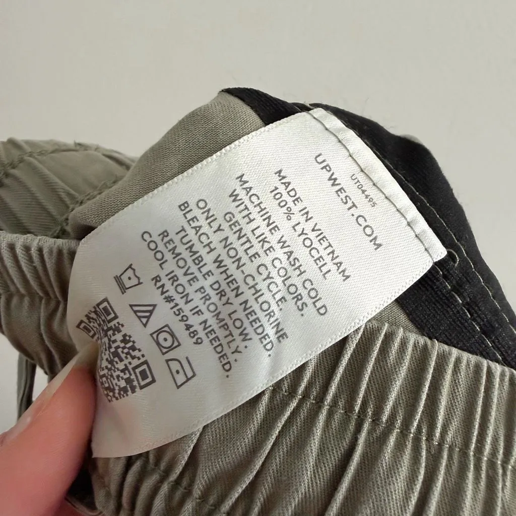 UpWest Mid Rise All Around Flowy Utility Shorts Size S Green - Image 8