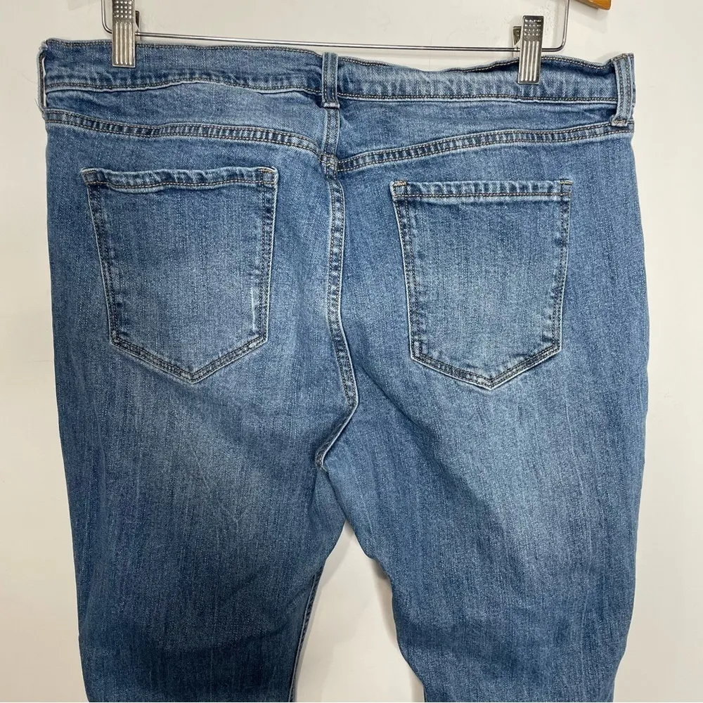 Old Navy‎ boyfriend distressed Jeans size 14 - Image 4