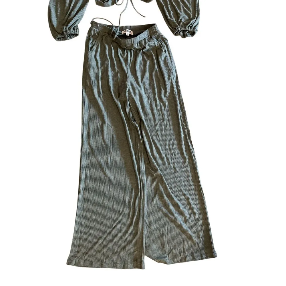 Listicle Olive Green Ruffle Two-Piece Set | Crop Top & Wide Leg Pants SZ‎ SMants - Image 7