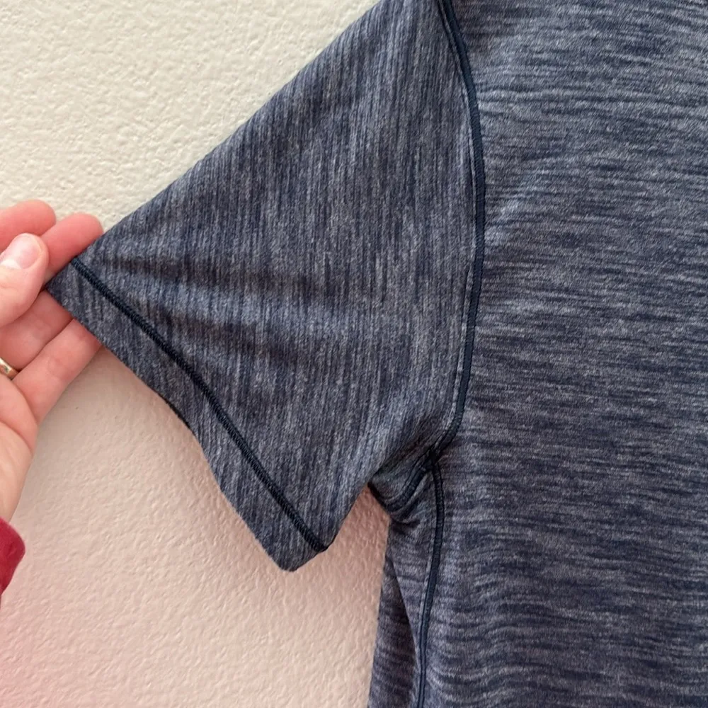 Lululemon Intensi-Tee Heathered Blue Short Sleeve Workout Tee Size Small - Image 8