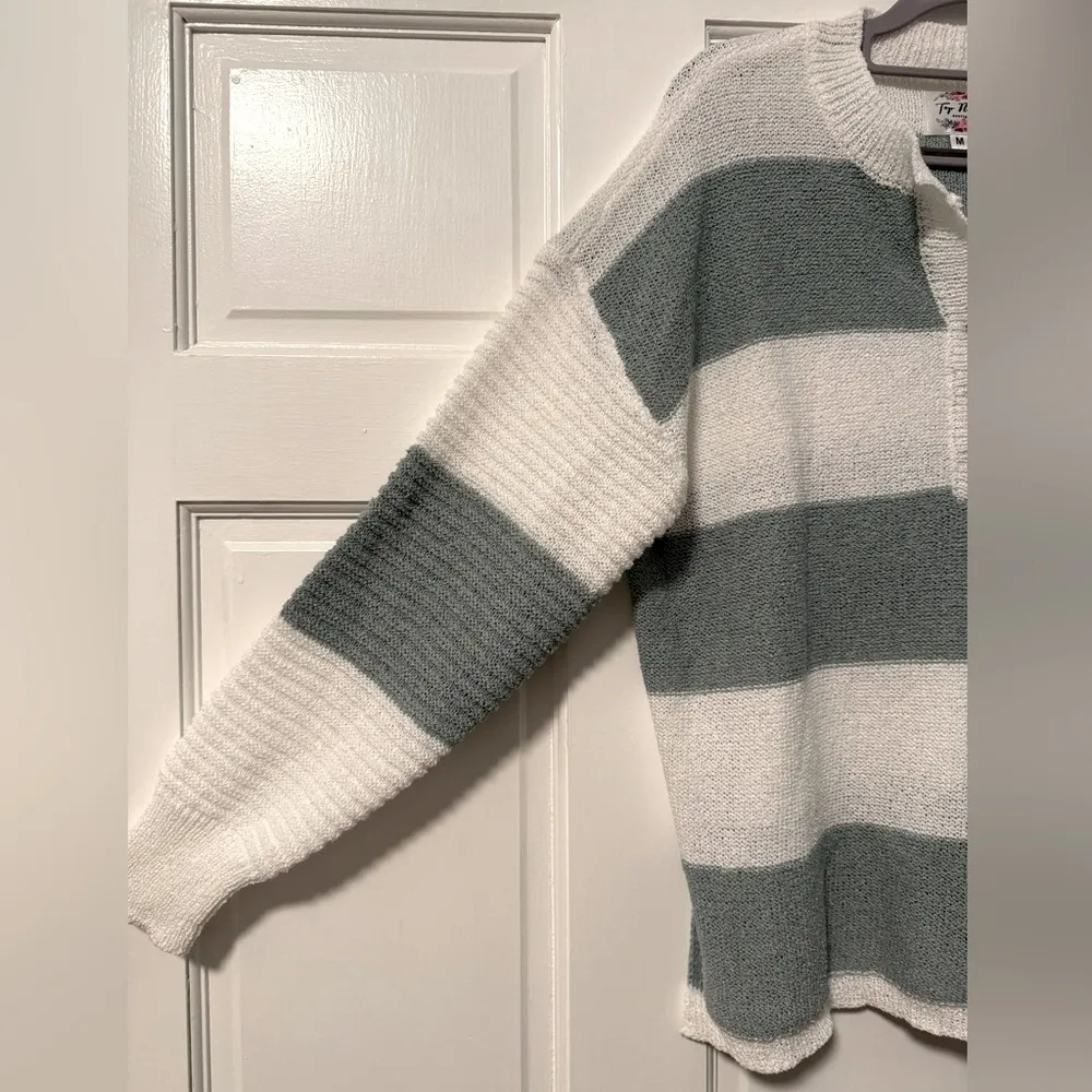 Top Notch Boutique Button Front Pullover Sweater White Sage Green Stripes Medium - Image 4