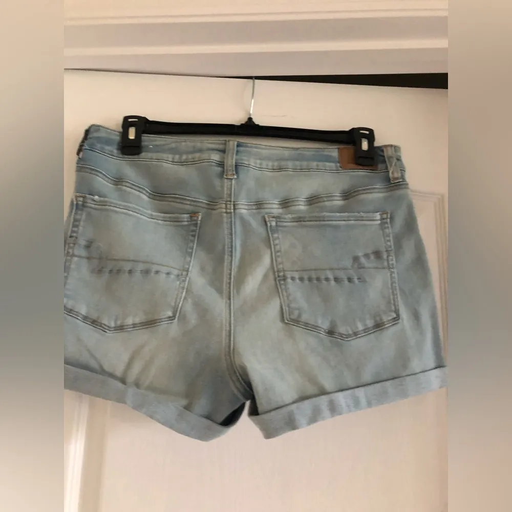 Jean Shorts Size 16 Light-wash Denim NWOT - Image 2