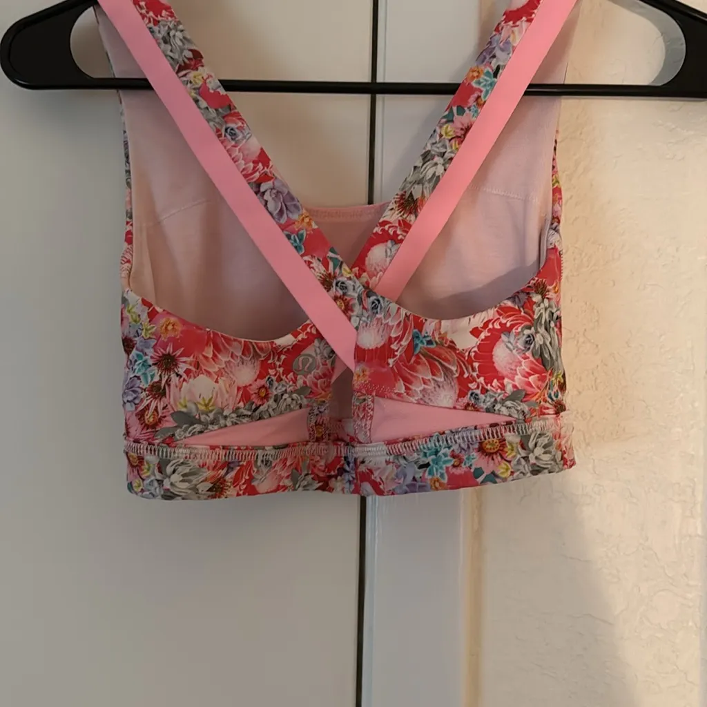 Lululemon  flower Bra - Image 2