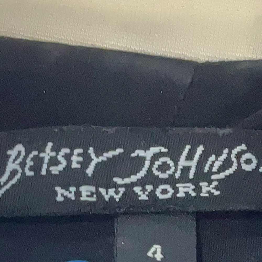 Vintage Betsey Johnson New York Y2K Black & Cream Crop Blazer Jacket Size 4 - Image 5