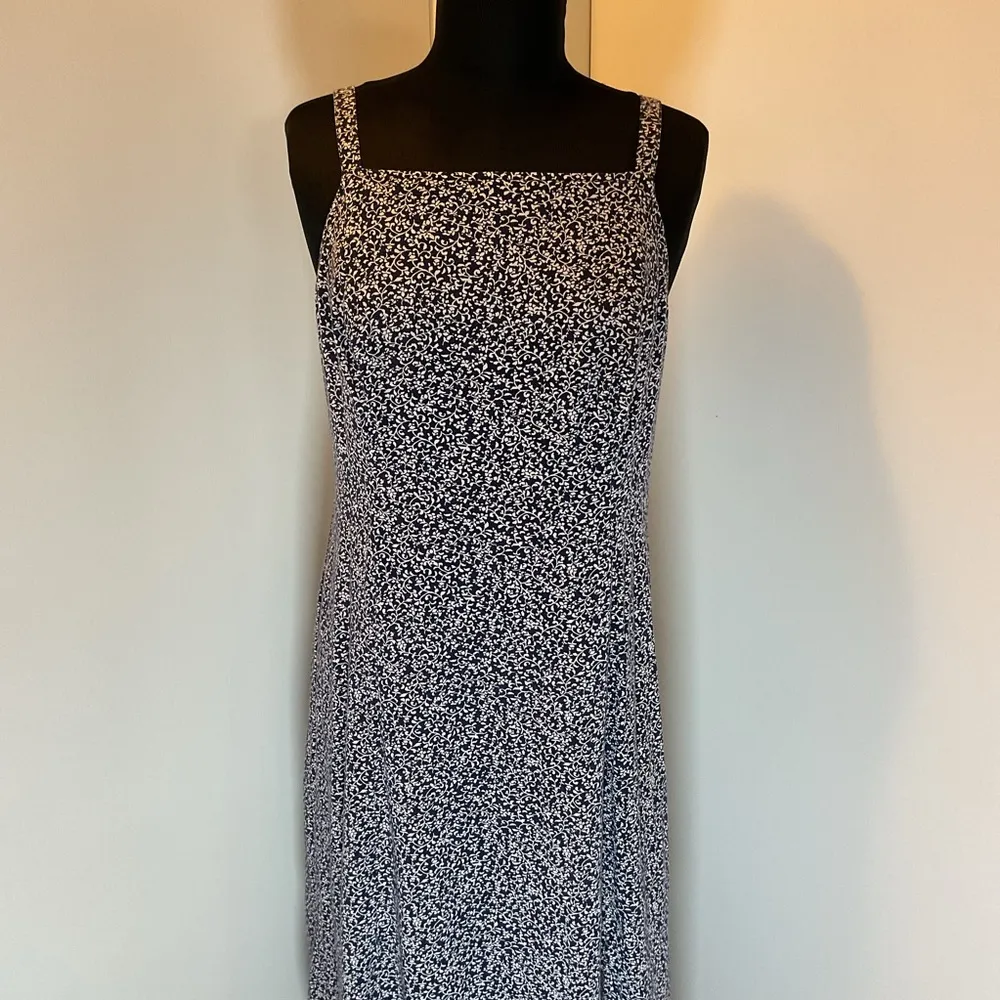 6. Old Navy Sleeveless Floral Sundress Blue Maxi Dress Size Large - Image 4