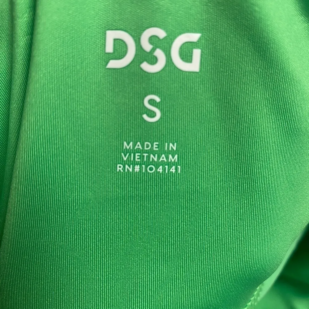 DSG Performance High Rise Capri Leggings Size Small Kelly Green New NWT - Image 6