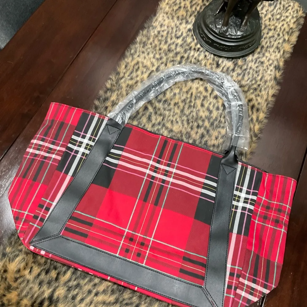 NWT VICTORIAS SECRET LARGE TOTE - Image 4