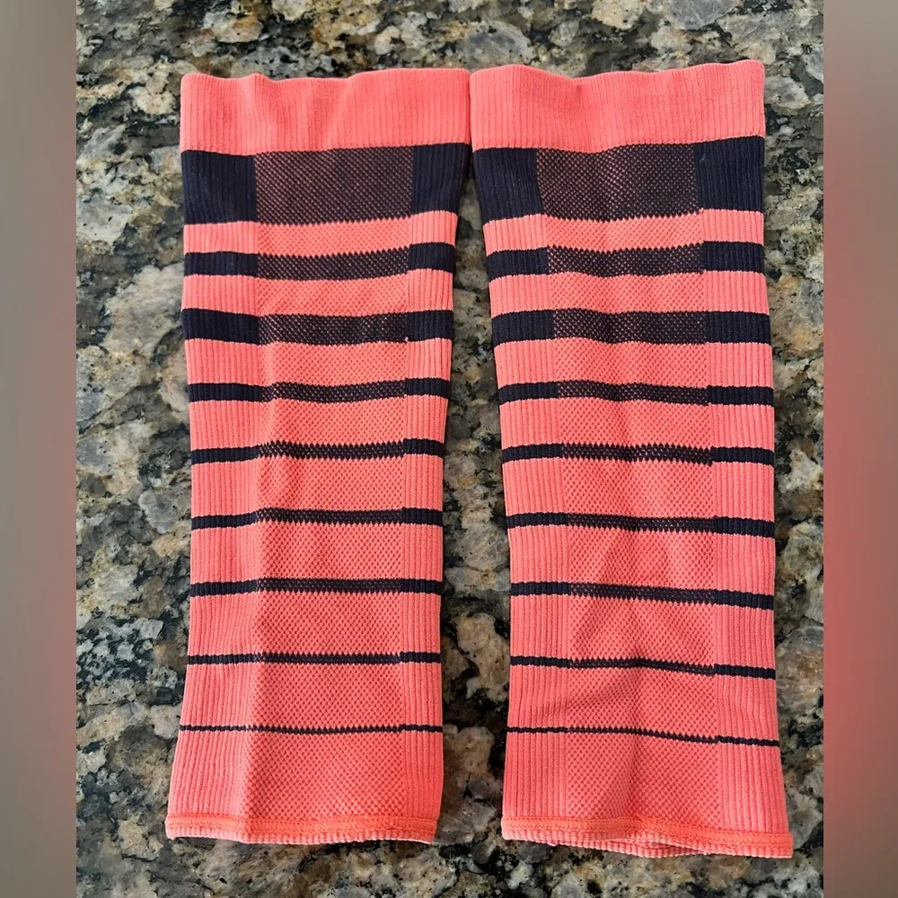 2XU Orange & Grey Stripe Compression Calf Socks Sz. X - Image 2