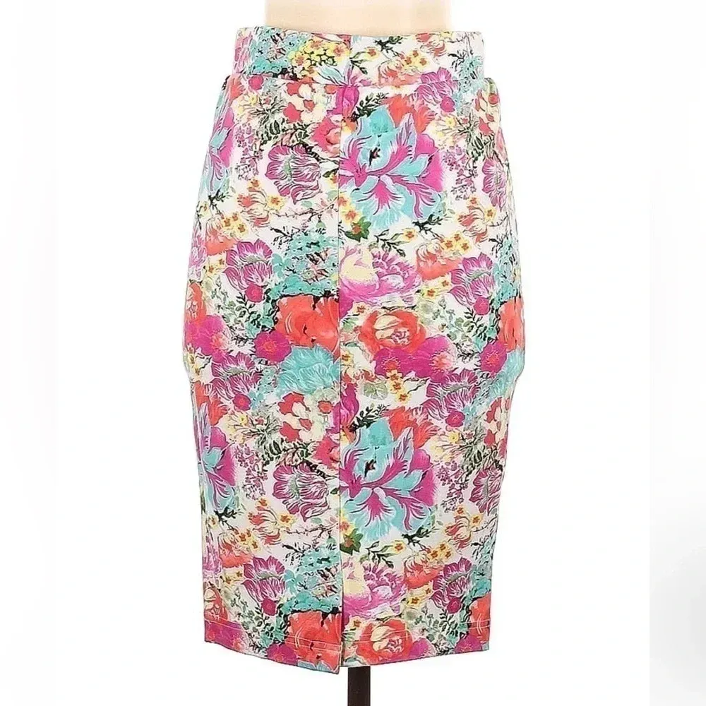 Gianni Bini | Floral Rose Garden Fitted Pencil Midi Skirt Size Medium M NWT - Image 2