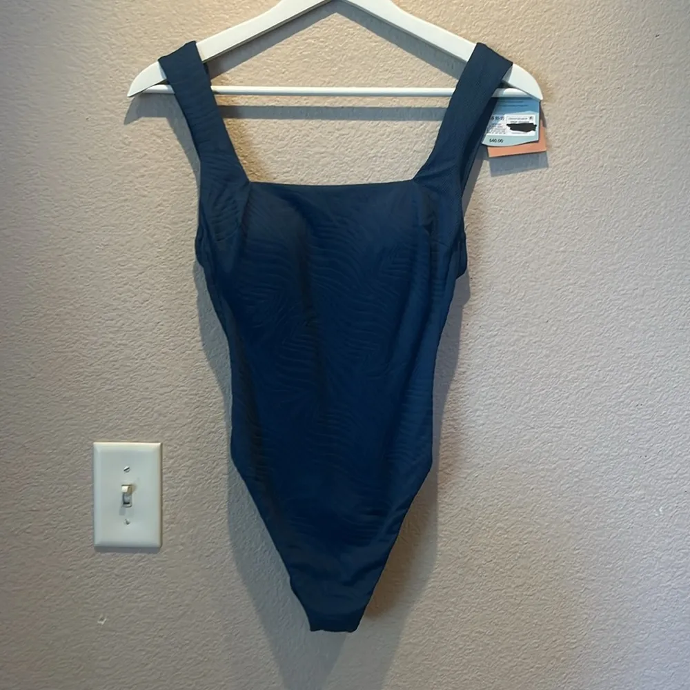 New Shade & Shore Women’s Jacquard Textured Swimsuit Size XS NWT - Image 2