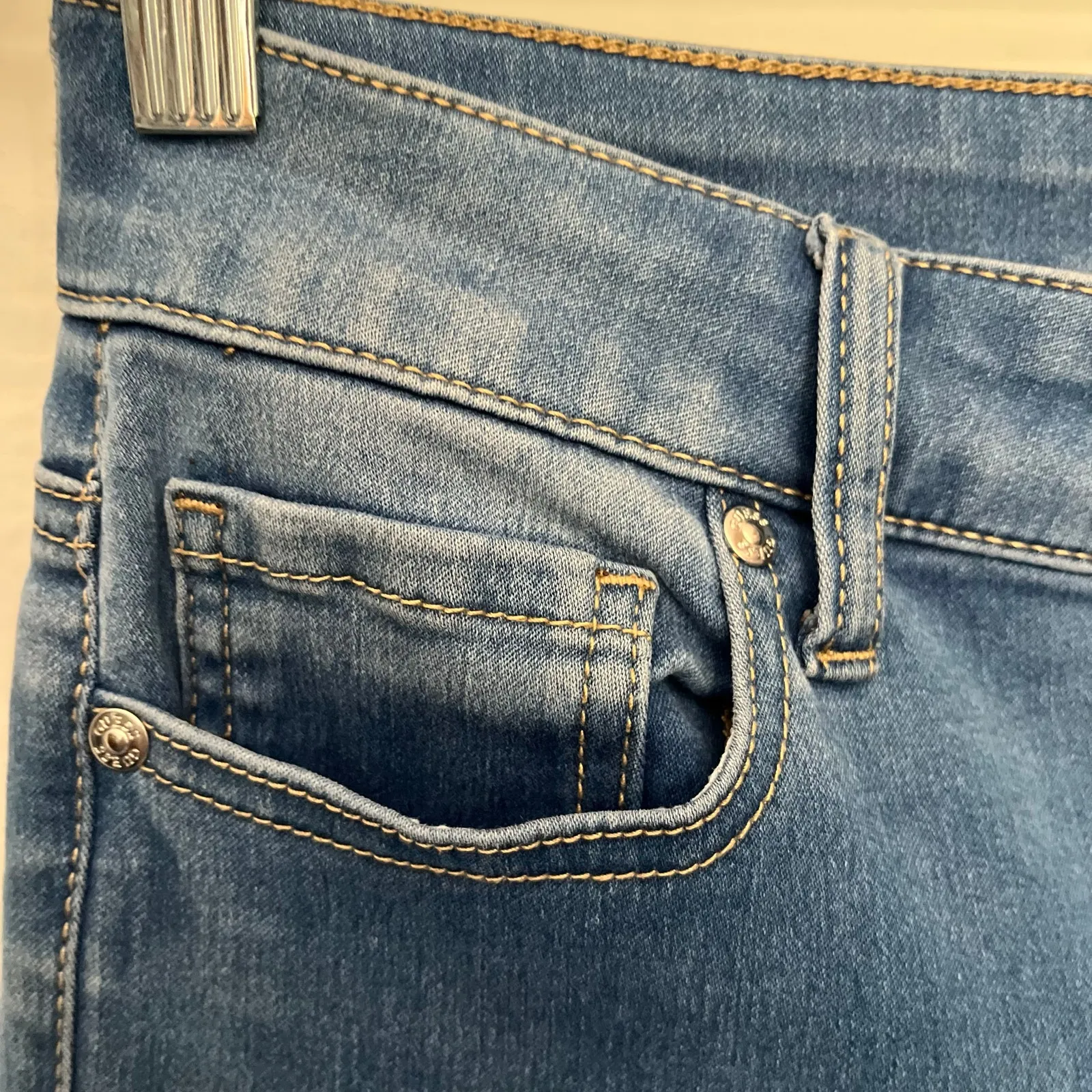 Guess High Waist Skinny Womens Jeans Sz 26 Y2K Medium Wash Tahiana Stretch Ankle - Image 4