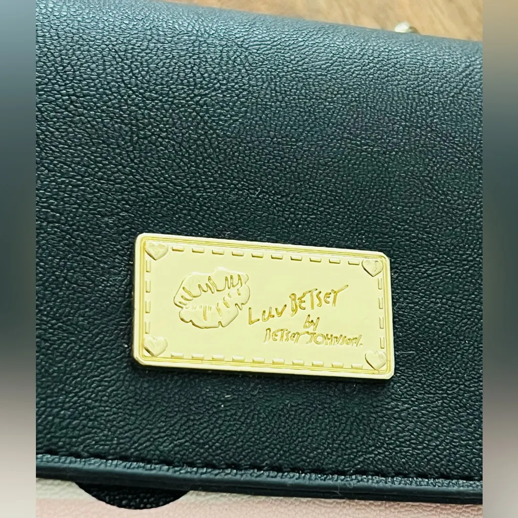 Betsey Johnson Xsmall cross body purse. - Image 2