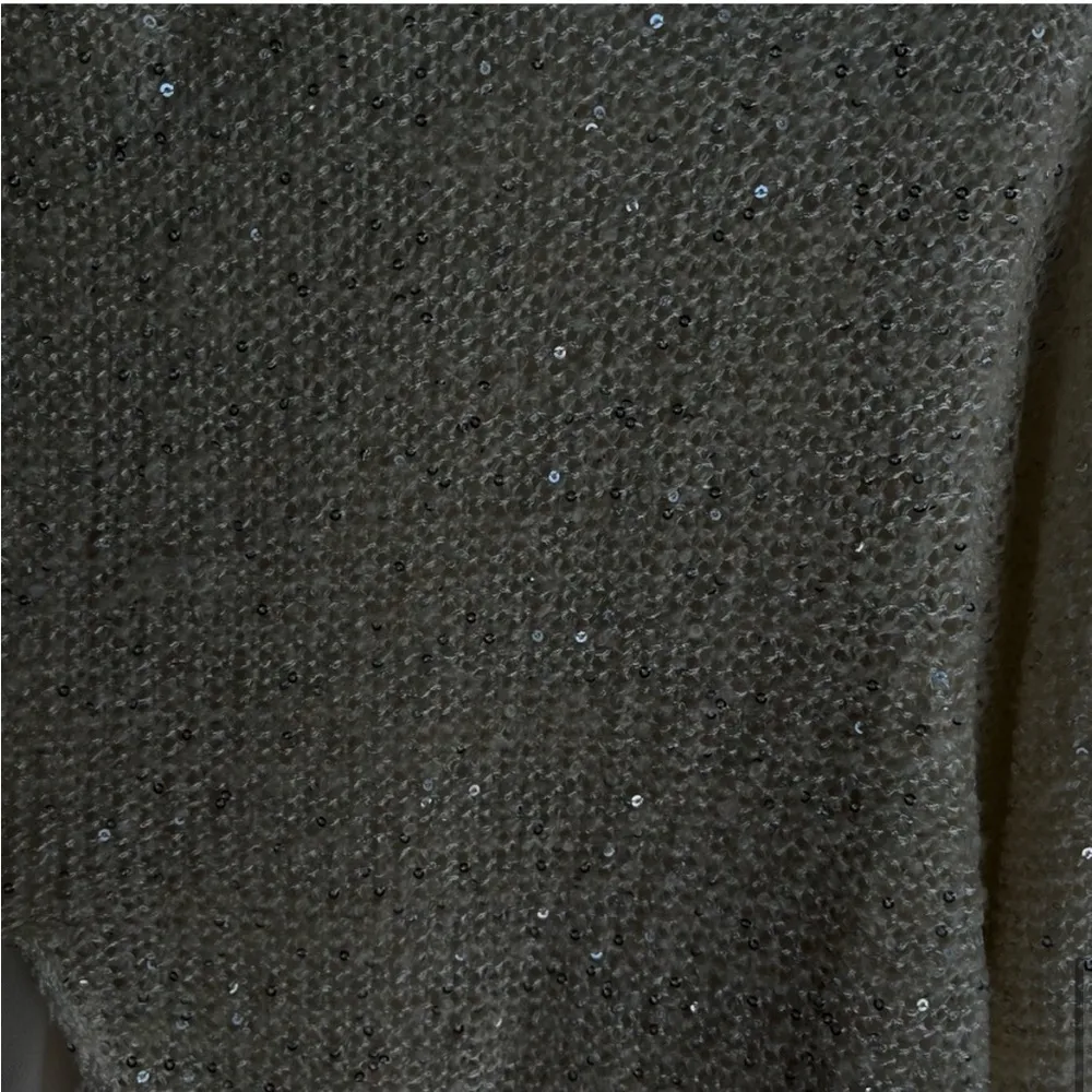 Charlie Paige Cream Sparkle Sequin Sweater with Split Back L/XL - Image 9