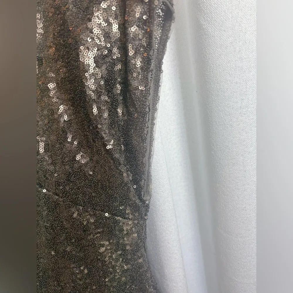 Vera Wang Sequin Sheath Dress Sz 14 Cowl Back Color Pewter Wedding Cocktail 0367 - Image 6