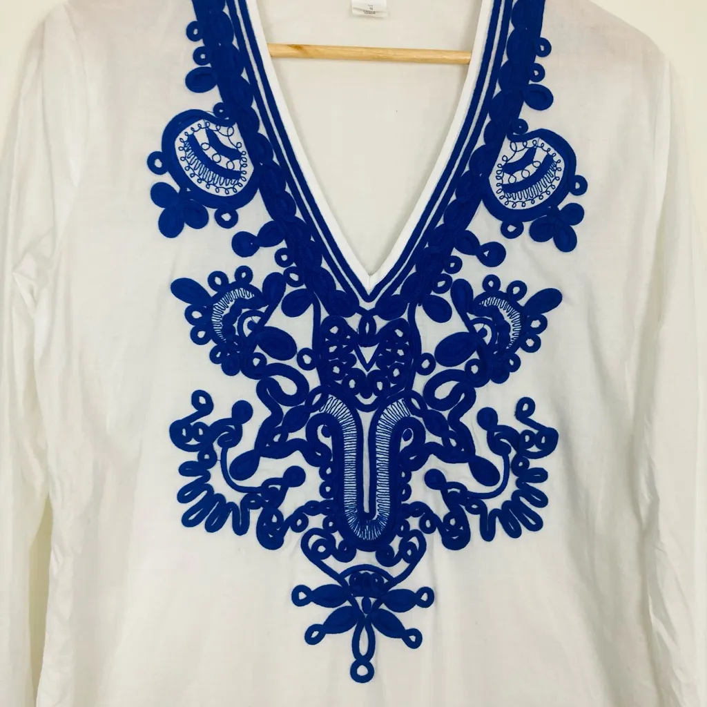 La Blanca white tunic swim cover with blue embroidery at cuffs add split neck. S - Image 3