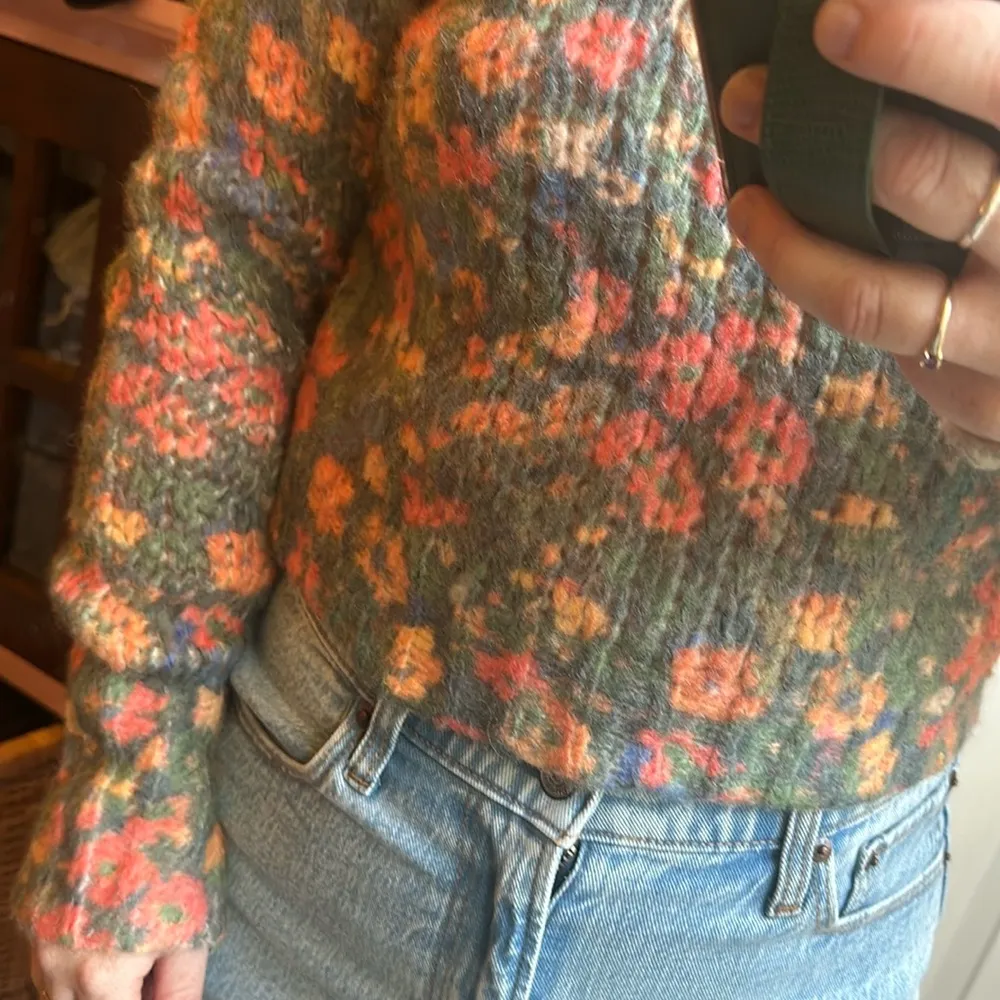Floral Sweater - Image 3