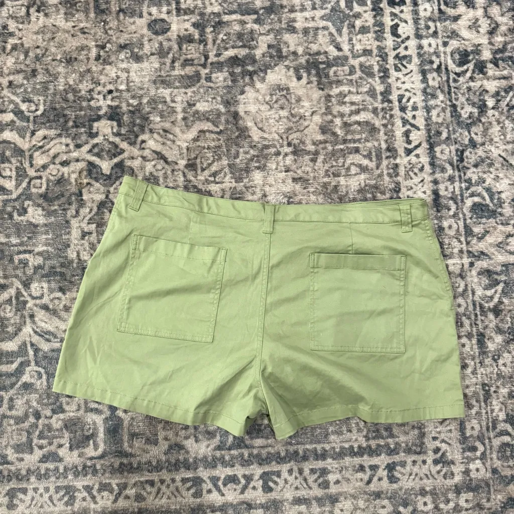 Abound Light Green Women's Cargo Shorts plus size 20 - Image 4
