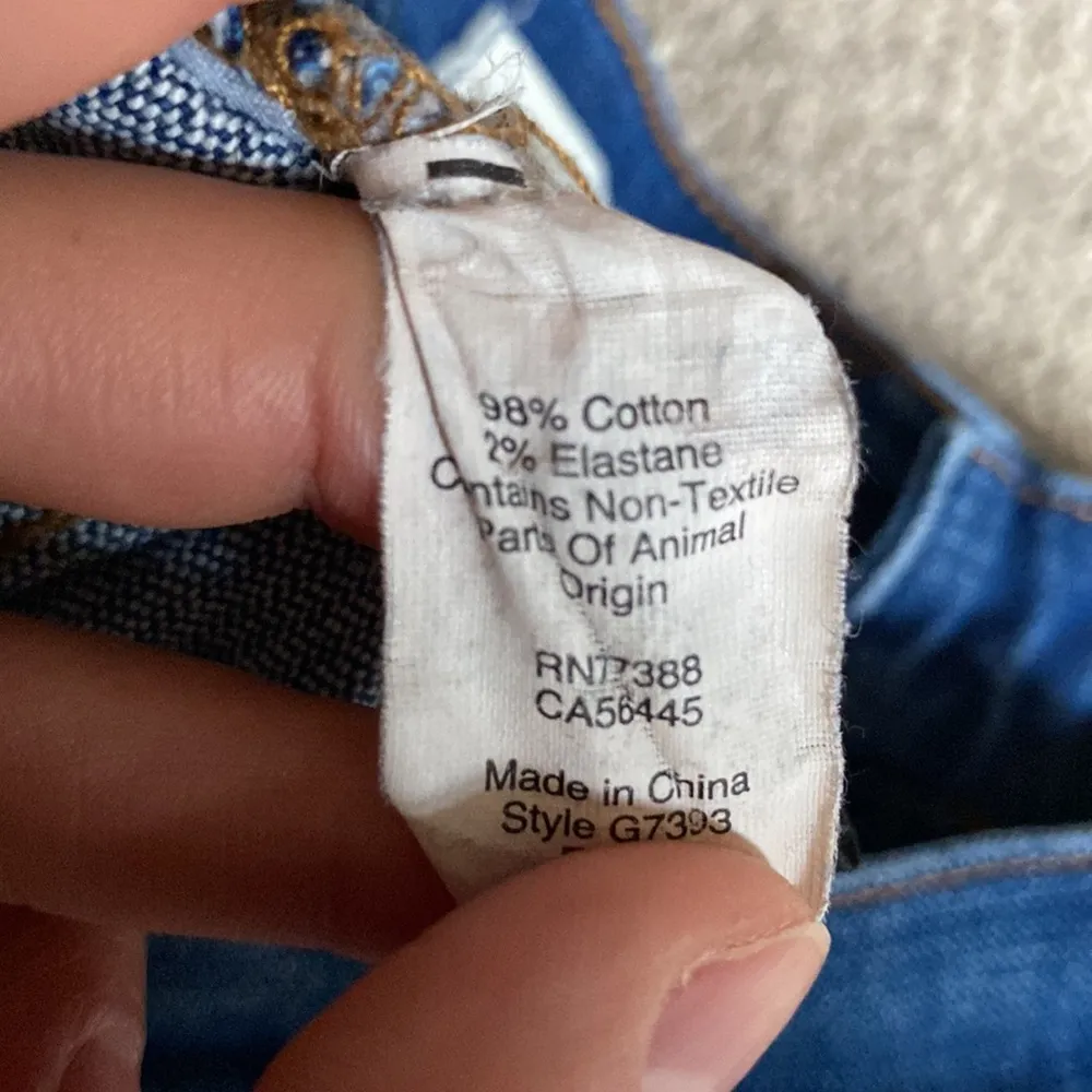 Distressed Raw Hem Cali Demi Boot Cut Jeans Size 29 - Image 4