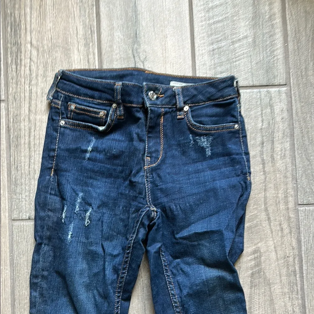 Zara Blue Skinny Jeans with Stretch and Tapered Fit - Image 4